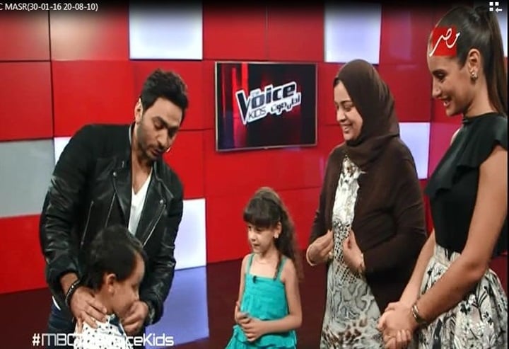 طفل من دون أسنان يسحر لجنة تحكيم thevoice
