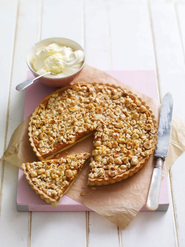 تارت البندق والكاراميل