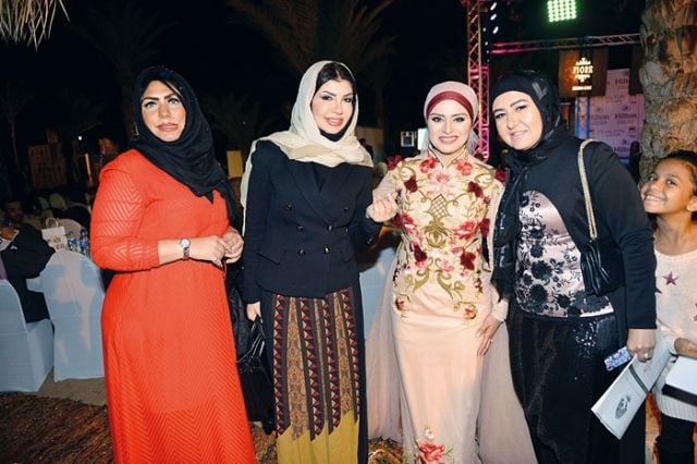 لمياء فهمي عبدالحميد وعضوات لجنة التحكيم