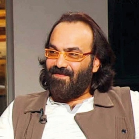 خاص لها- غضب أسرة أبو الليف لتجاهل الفنانين له... فنان واحد زاره وآخر تحمل التكلفة الخاصة بعلاجه؟