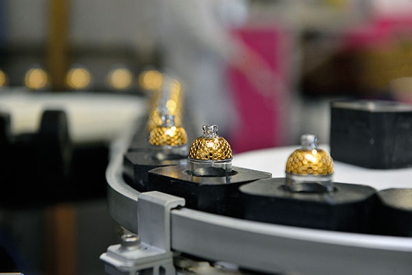 خبير العطور لدى دار Guerlain تييري واسر: Ambre Eternel يروي قصة عربية بامتياز