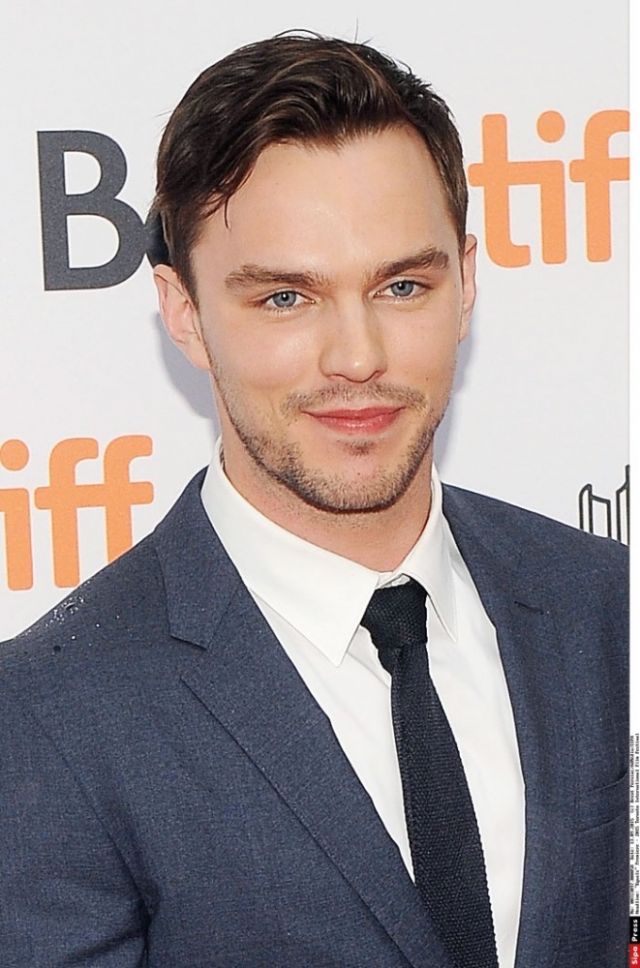 نيكولاس هولت