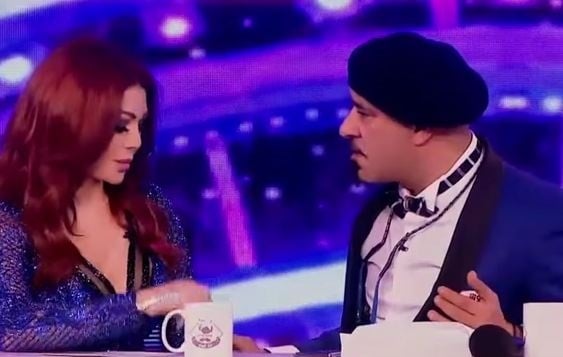 بالفيديو- محمد سعد يحمل هيفاء وهبي على الهواء ويقول لها 