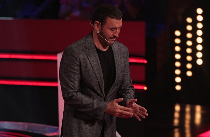 بالصورة - كاظم الساهر يبكي طفلاً ويواسيه في The Voice Kids