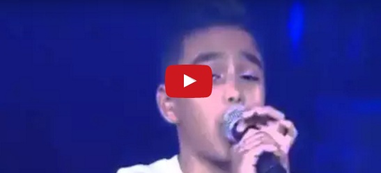 بالفيديو - كاظم الساهر يواسي طفل بعدما بكى بأحضان ايميه صيّاح