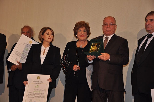 المكرمون معا