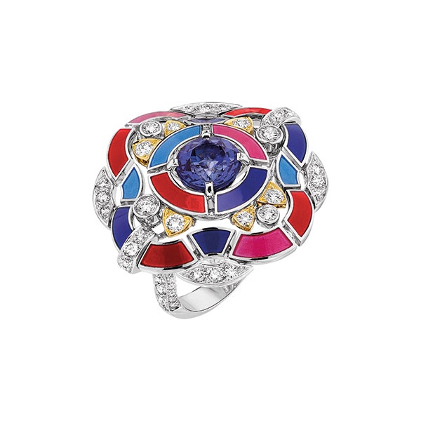 مجموعة المجوهرات الراقية
 Les Talismans de Chanel
جواهر تلامس 
القوى الكامنة في داخلنا