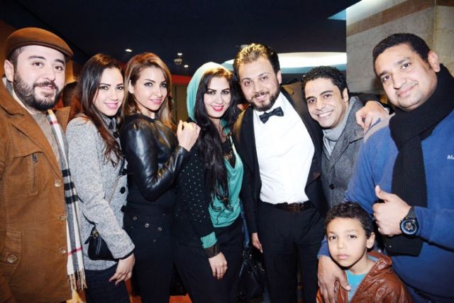 عمرو رمزي وعمر عبدالعزيز والأصدقاء