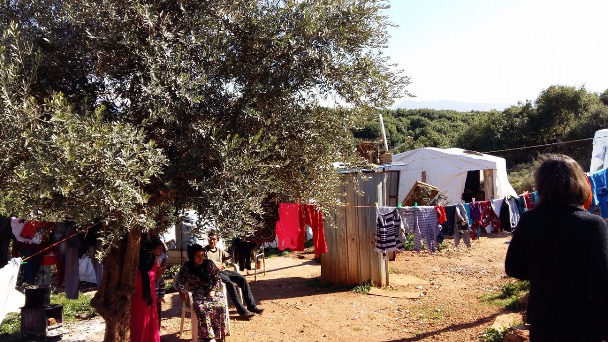 من هي عارضة الأزياء العالمية التي بكت في لبنان.... ولماذا؟