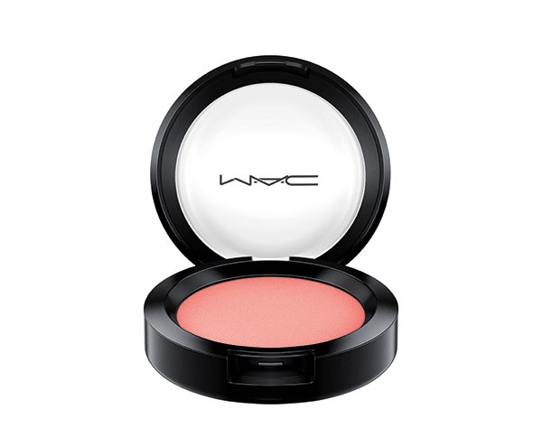 لمسة تألق ونضارة مع 
بودرة الخدود الربيعية