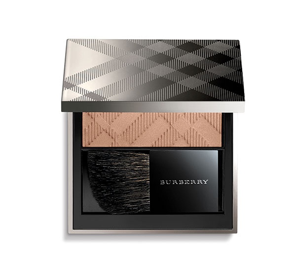 شفافية راقية Burberry Make-up  Light Glow  Earthy Blush No.002
