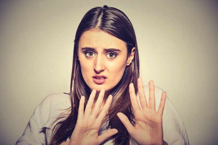 عقد ومشاكل لا تخلو من غرابة وأصحابها يعترفون: هكذا تخطينا أزماتنا