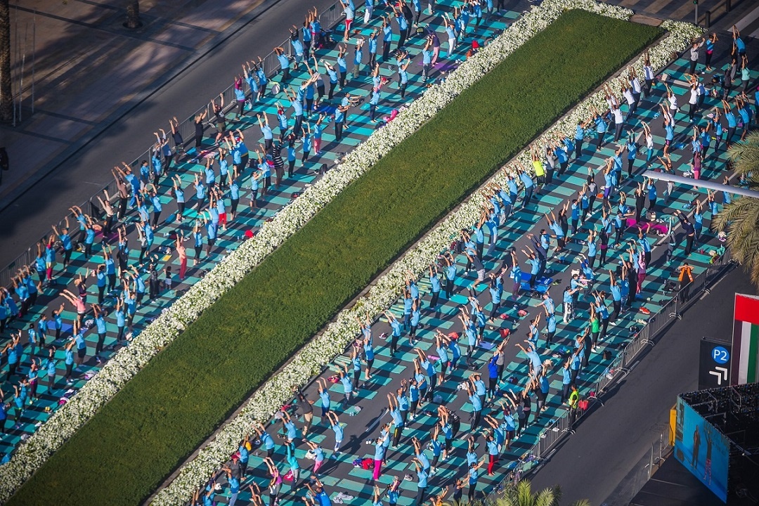 أكبر جلسة يوغا في الشرق الأوسط  في دبي