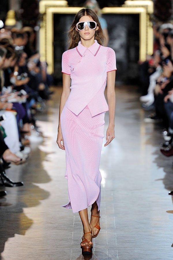 مجموعة صيف 2016 من
Stella McCartney  ألوان حيوية وطابع جريء