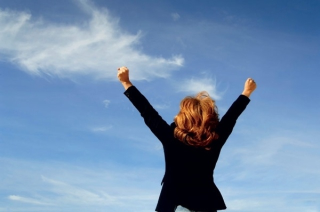 لتضحكي أكثر وتشعري بالسعادة، كلي هذه الفاكهة...