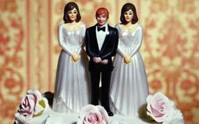 بالفيديو - لماذا يتزوج الرجل بامرأة ثانية؟