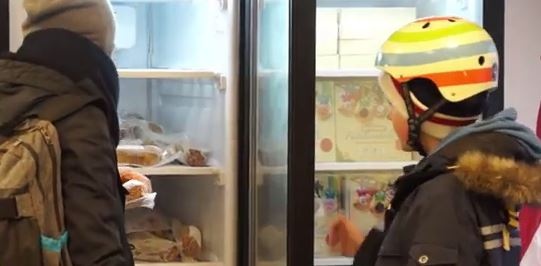 بالفيديو - شاهدوا أول متجر لبيع مواد غذائية منتهية الصلاحية!