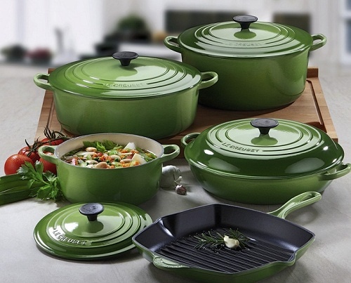 خطوات بسيطة تقلل من المخاطر الصحية لأواني الطهي؟