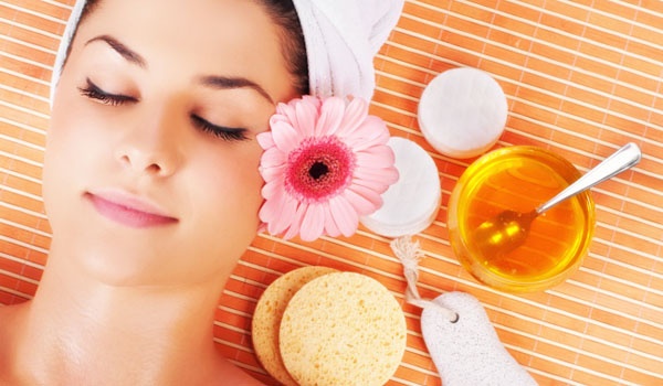 فوائد العسل للبشرة في 7 نقاط مذهلة!