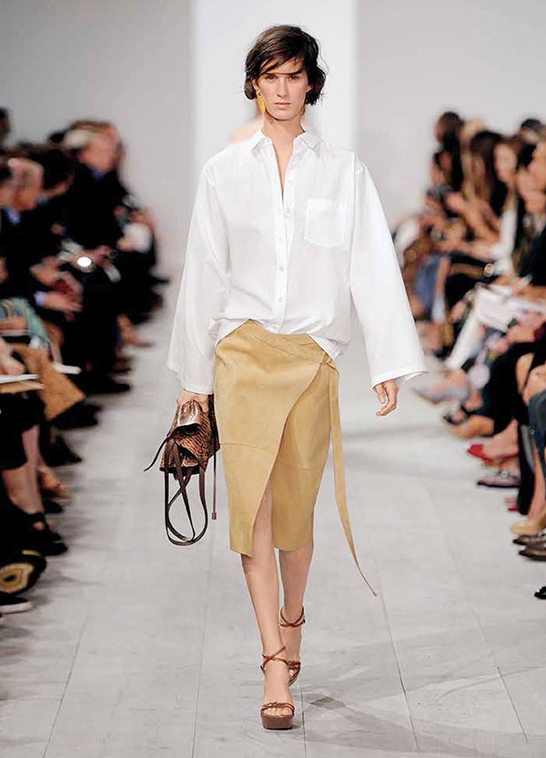 مجموعة
 Michael Kors 
لربيع وصيف 2016... رومانسية مترفة ببساطة