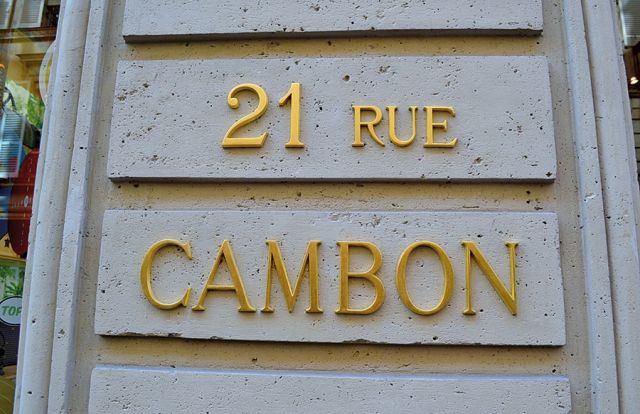 بين سومور وباريس نُسجت حكاية كوكو شانيل