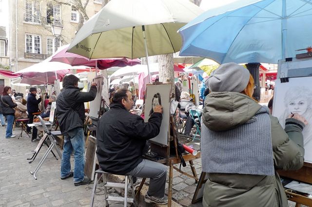 بين سومور وباريس نُسجت حكاية كوكو شانيل