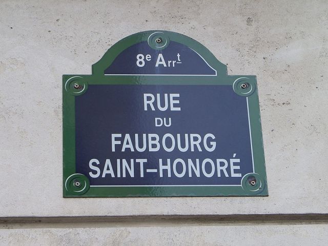 بين سومور وباريس نُسجت حكاية كوكو شانيل