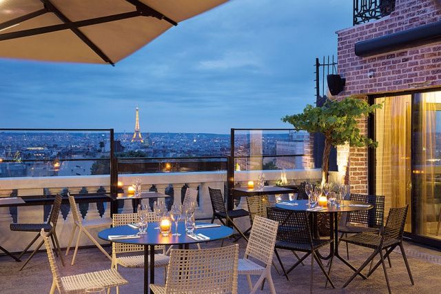 بين سومور وباريس نُسجت حكاية كوكو شانيل