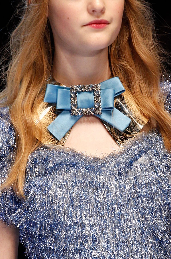 عقود على شكل ياقات أميرات ديزني