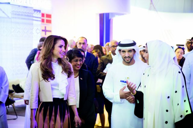 الملكة رانيا تشارك في منتدى المرأة العالمي في دبي وتتسلم «وسام الشيخ محمد بن راشد للمرأة»