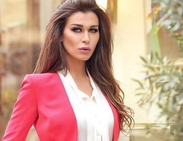 بعد انفصالها عن زوجها.. ما هو مرض نادين الراسي المزمن؟