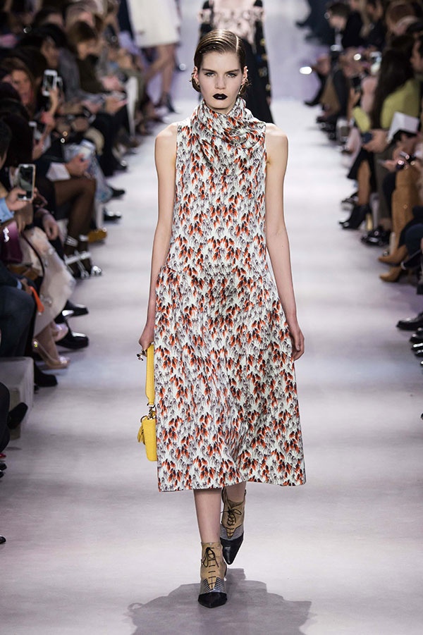 أنوثة عصرية مع مجموعة ديور لخريف 2016