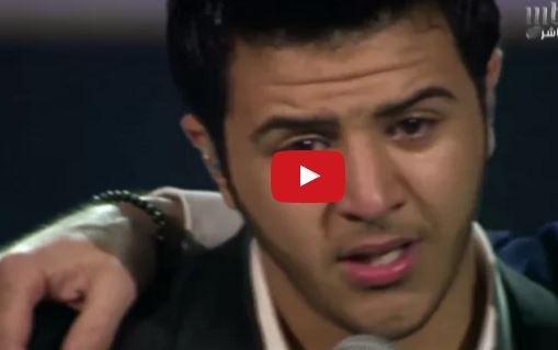فيديو من الذاكرة- انهيار يوسف عرفات بالبكاء على مسرح Arab Idol 1 وحقيقة أن السبب حبيبته التي تزوجت في هذا اليوم
