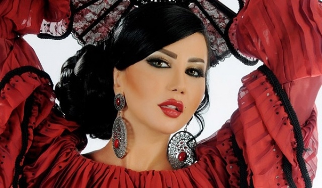 بالصورة- شاهدوا كيف كانت جيني إسبر قبل عمليات التجميل