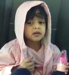 فيديو طريف - طفلة تسرق 5 آلاف دولار لشراء مغنيها المفضل!