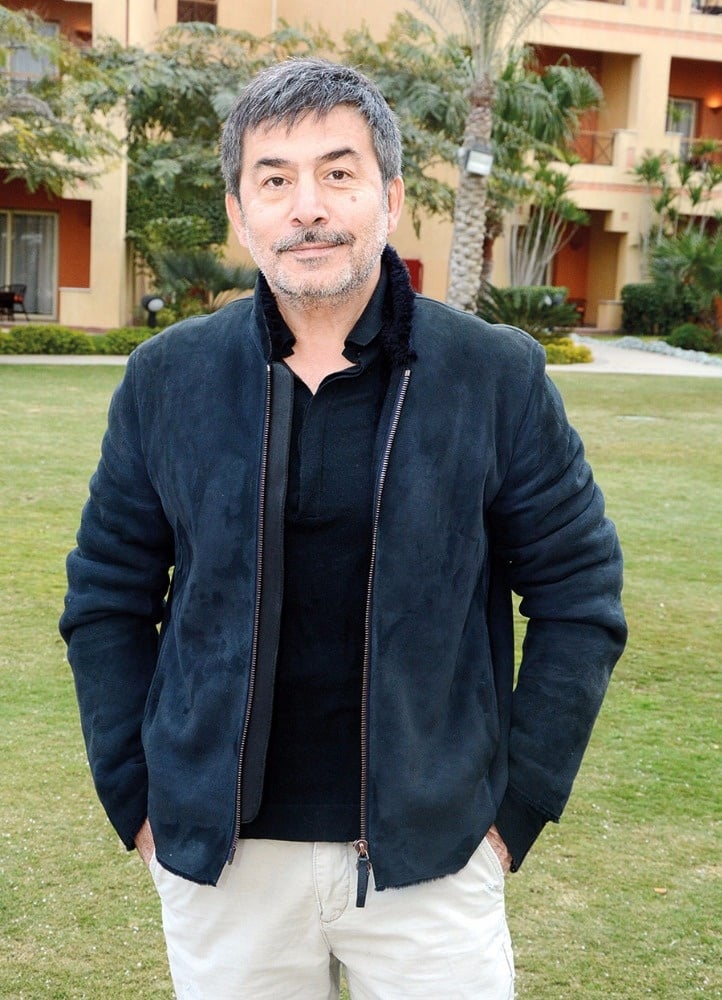 عابد فهد: أعيش مع زوجتي قصة حب ولست قلقاً على تأمين مستقبل ولدينا