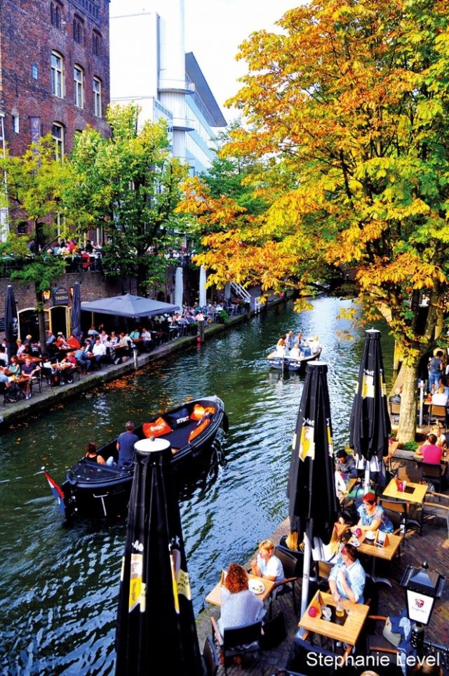 روتردام في هولندا مدينة برداء معماري جديد