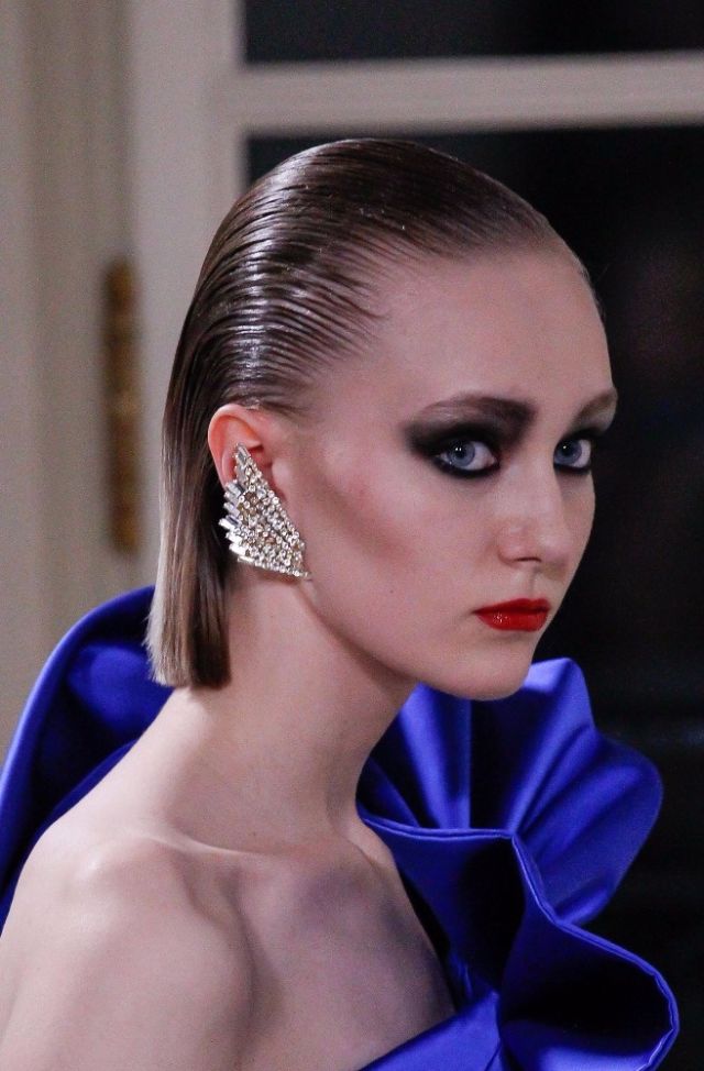 Saint Laurent - قرط واحد يكفي