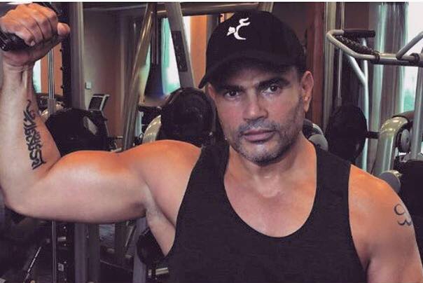 بالصورة - ما الذي عرضه عمرو دياب للبيع؟