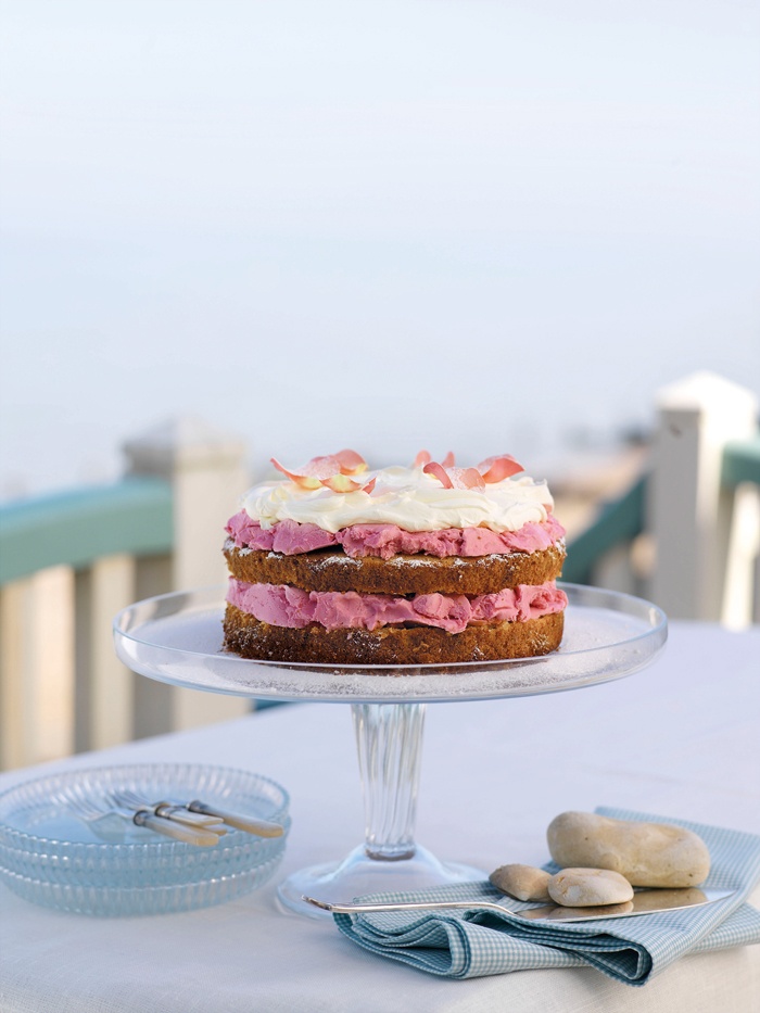 جاتوه الآيس كريم والتوت