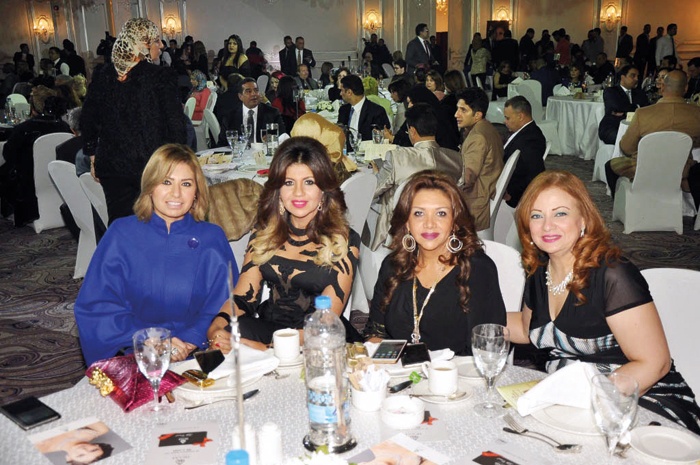 تكريم نجوم الفن والإعلام