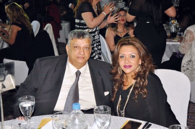 هاني عزيز وزوجته
