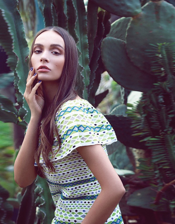 أزياء وأكسسوارات مطبعة، خطوط وأزهار، وطبعات مستوحاة من الأدغال لربيع استوائي جداً...