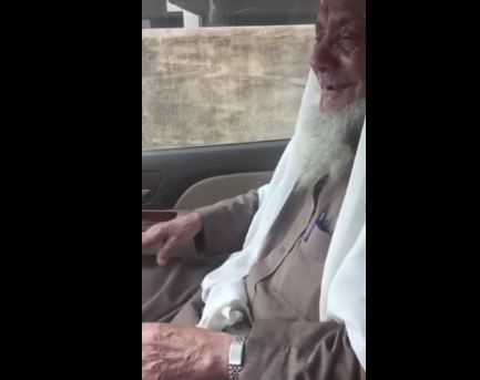 فيديو طريف لعجوز يتذوق الكابوتشينو للمرة الاولى.. شاهدوا ماذا فعل؟