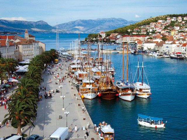 جزيرة دالماسيا في كرواتيا
