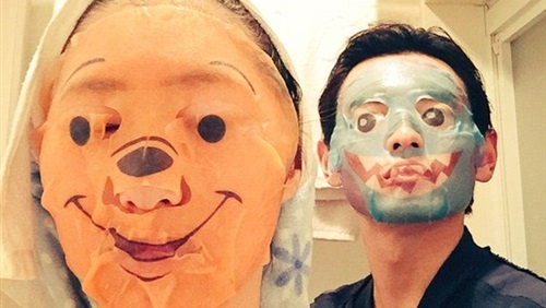 بالصور- قناع ترطيب وجه ياباني يثير ضجة عبر مواقع التواصل!!