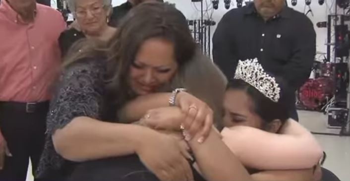 فيديو رائع - بعد 10 سنوات على وفاته.. اجتمعت بشقيقها في عيد ميلادها