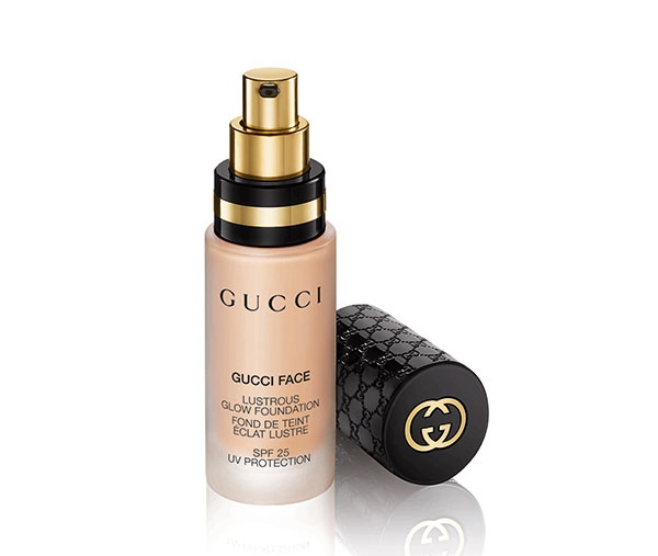 معزز للإشراق Gucci Face Lustrous Glow Foundation SPF 25 UV Protection 
