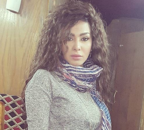 بالصورة – بعد ازمتها مع الشرطة وقضية التحرّش.. كلمات ميرهان حسين لوالدتها تبكي متابعيها!!