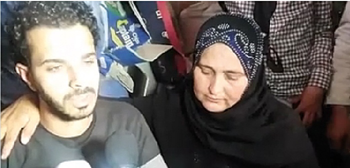 قصة مثيرة: الطفل الذي اختفى منذ  24 عاماً يعود الى أحضان أمه شاباً